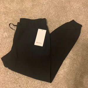 lululemon on the fly jogger *woven